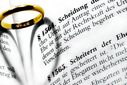 Nachnamen ändern oder behalten nach der Scheidung in Österreich
